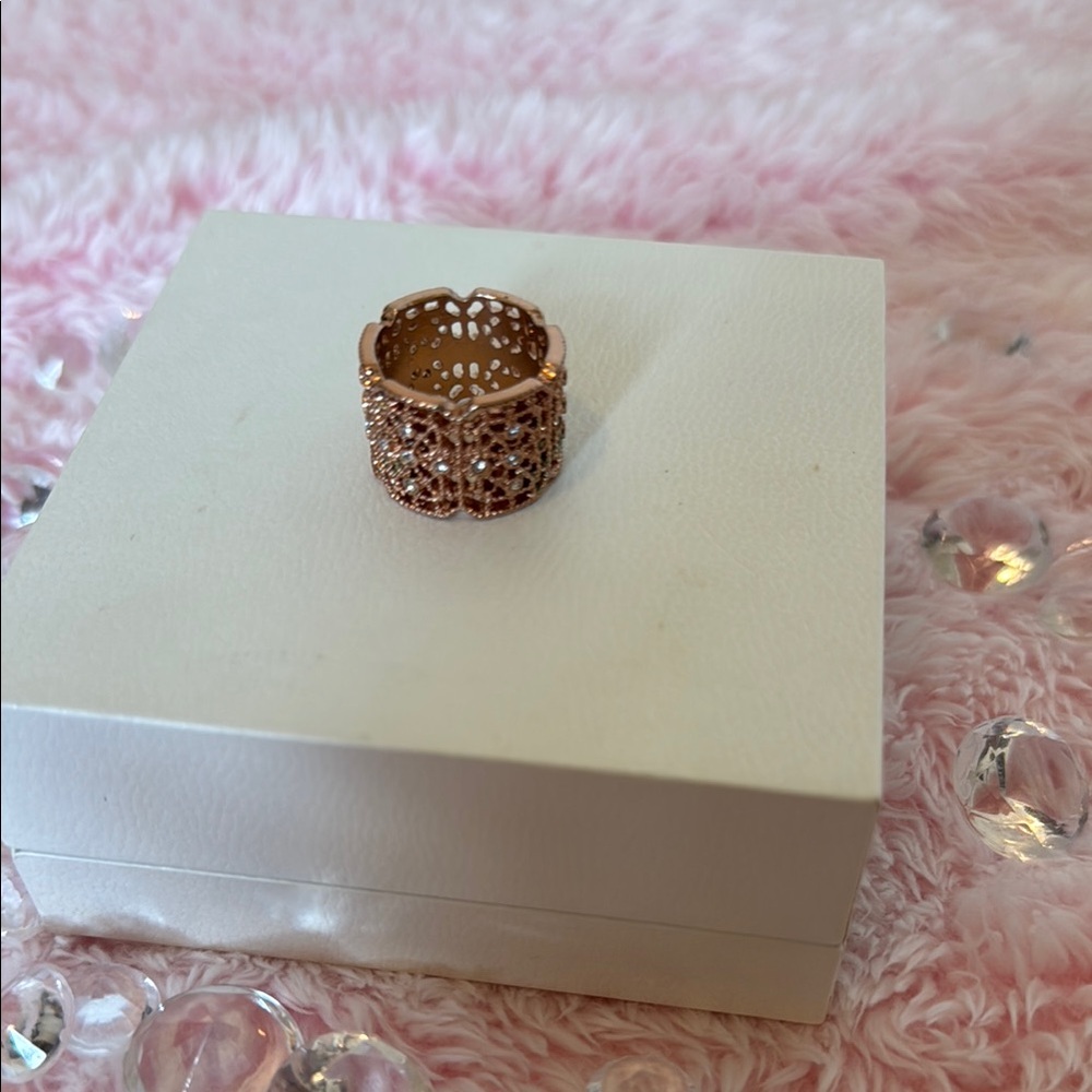 Elegant Rose Gold-Toned Women's Ring